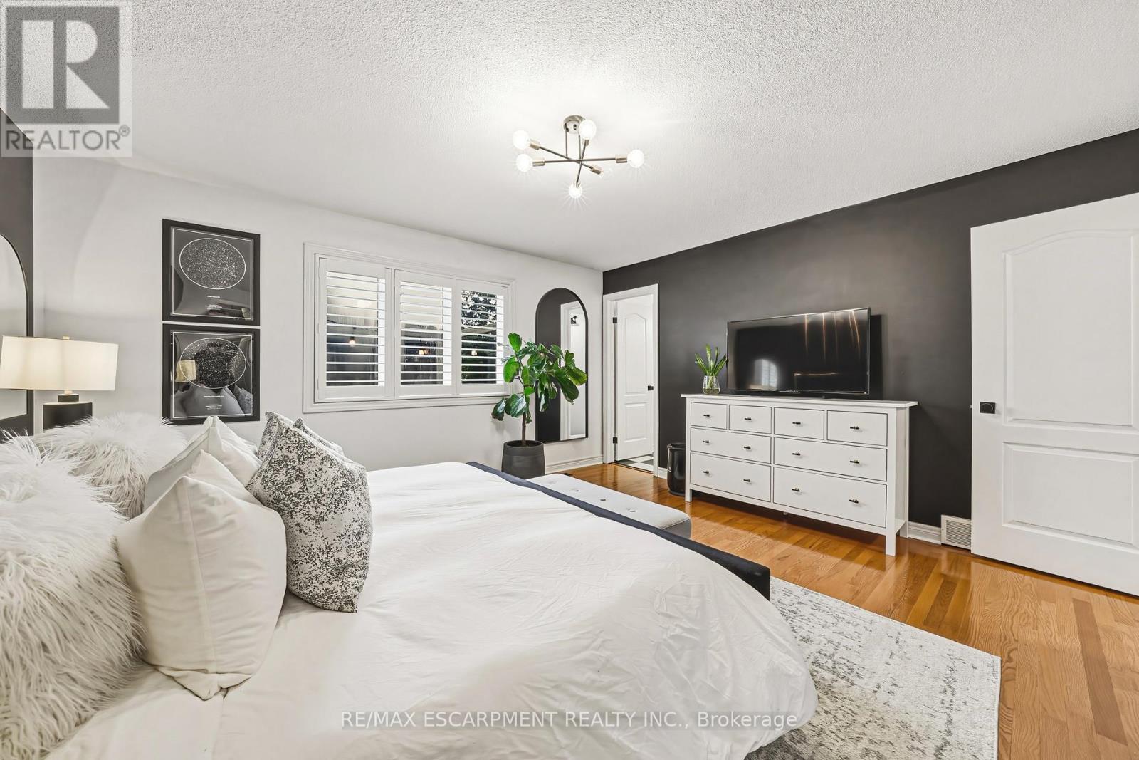 980 Glen View Avenue, Burlington, ON - Indoor Photo Showing Bedroom