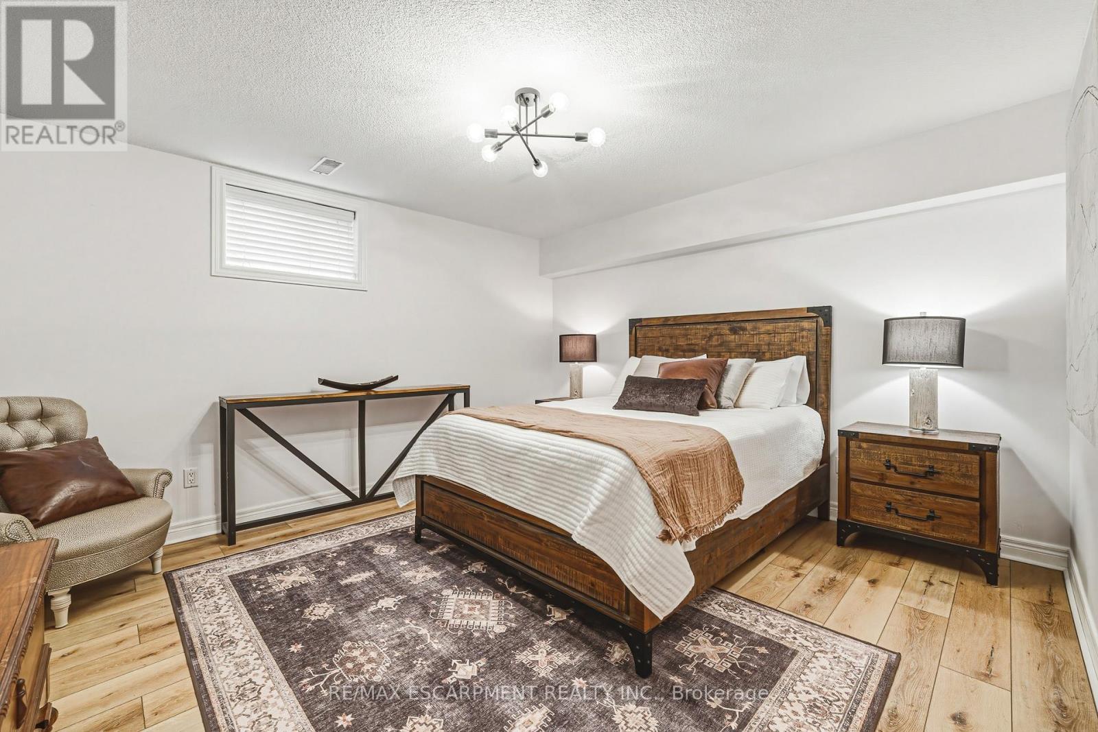 980 Glen View Avenue, Burlington, ON - Indoor Photo Showing Bedroom