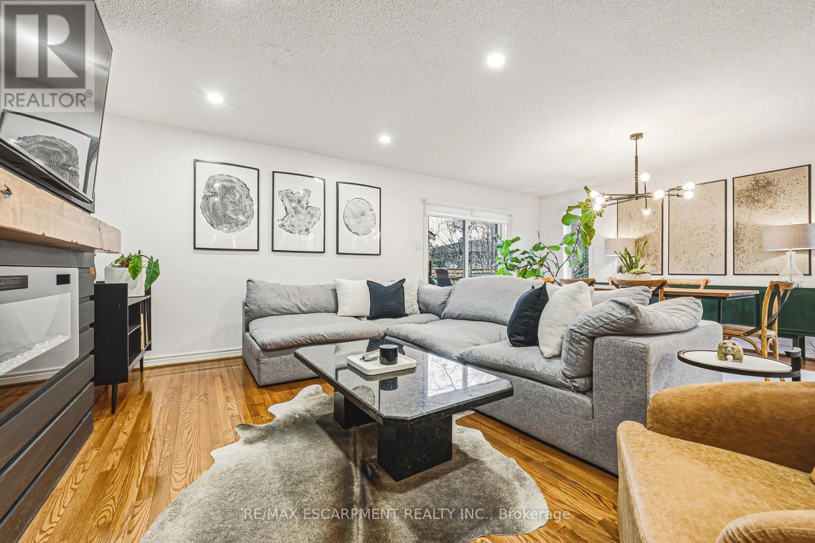 980 Glen View Avenue, Burlington, ON - Indoor Photo Showing Living Room
