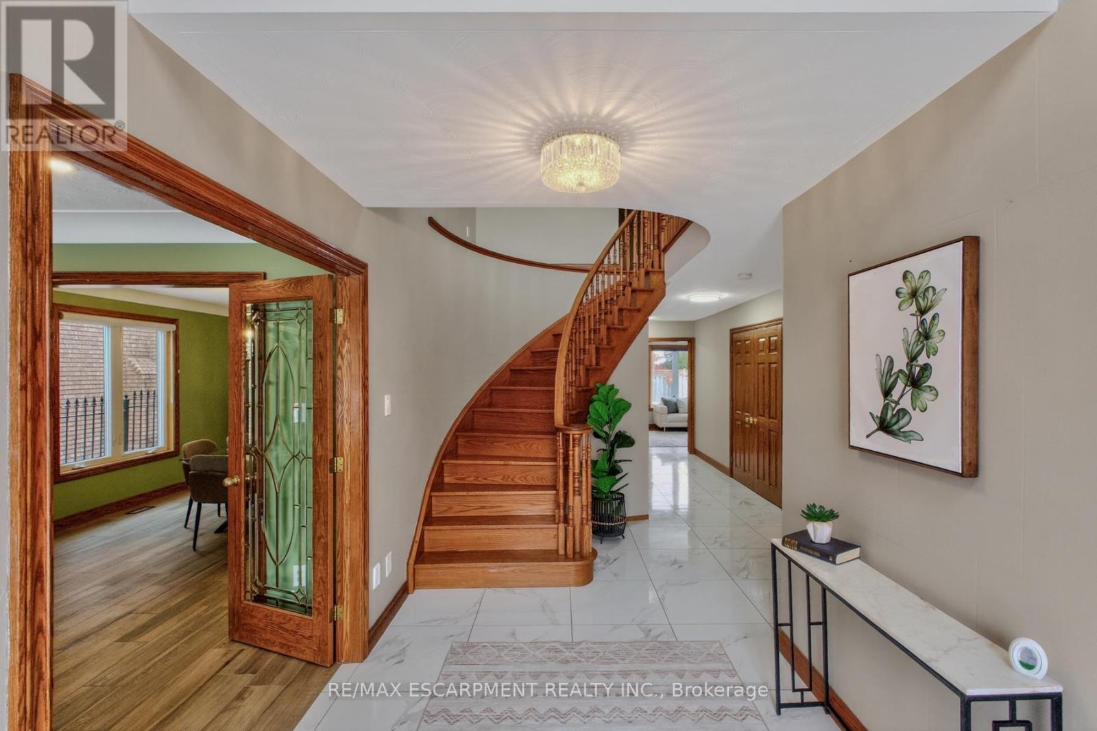 41 Candor Crescent, Hamilton, ON - Indoor Photo Showing Other Room