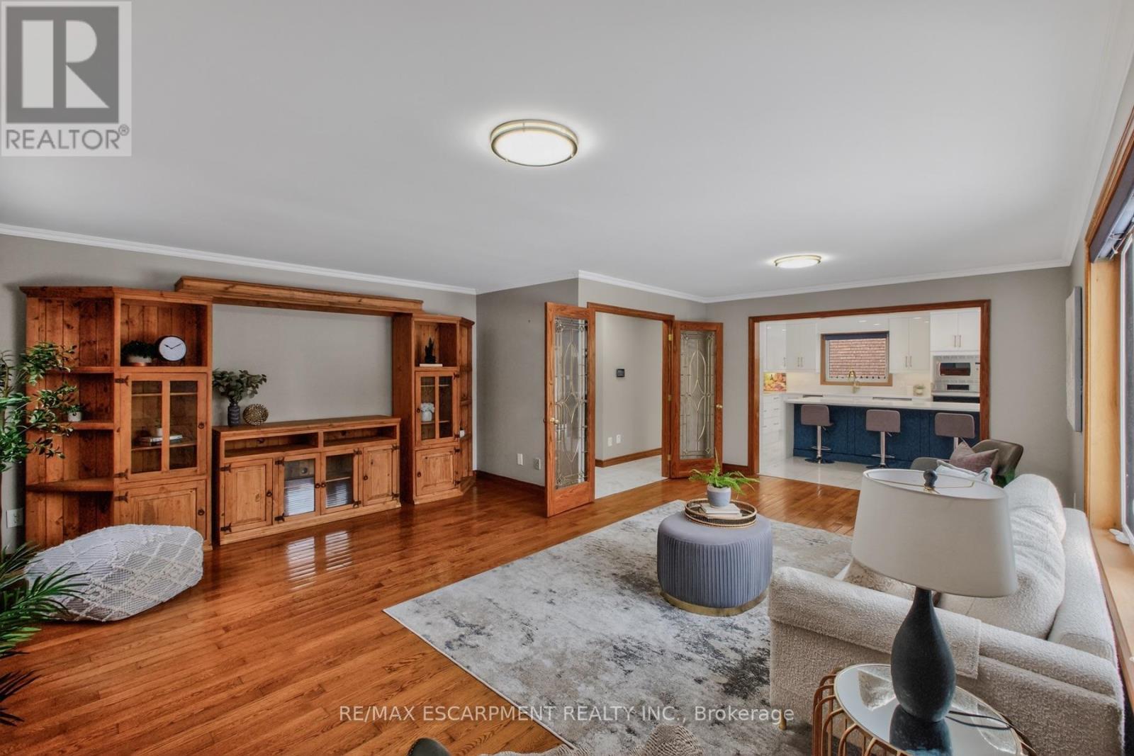 41 Candor Crescent, Hamilton, ON - Indoor Photo Showing Living Room