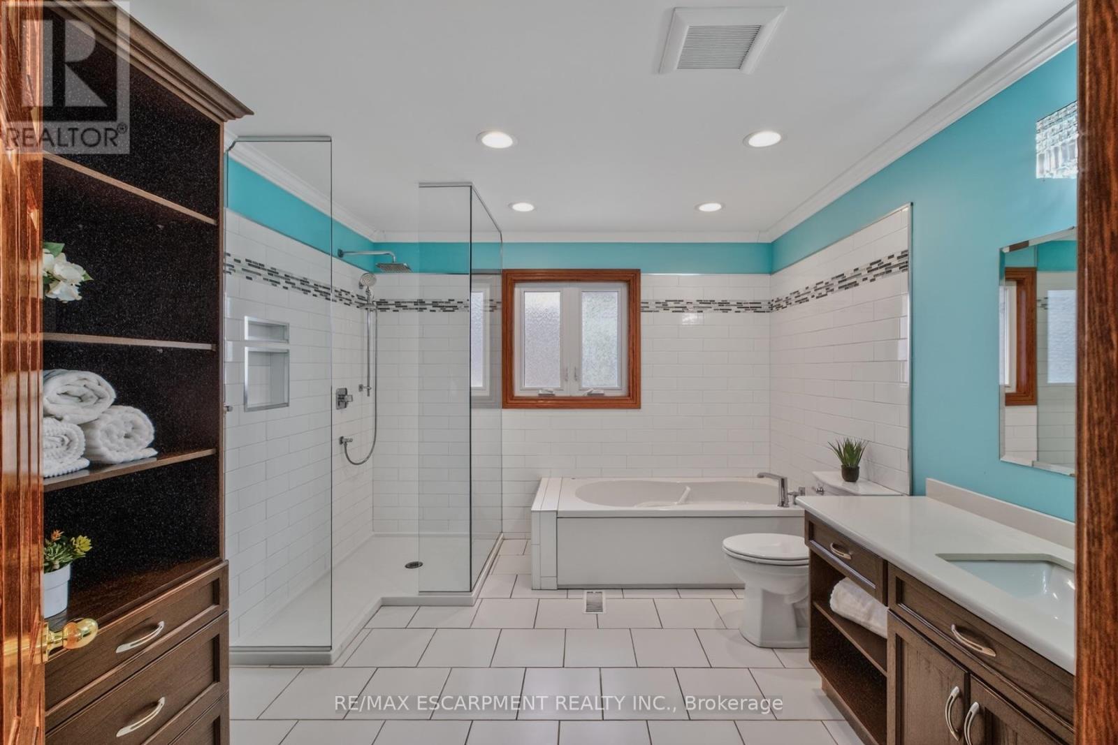 41 Candor Crescent, Hamilton, ON - Indoor Photo Showing Bathroom