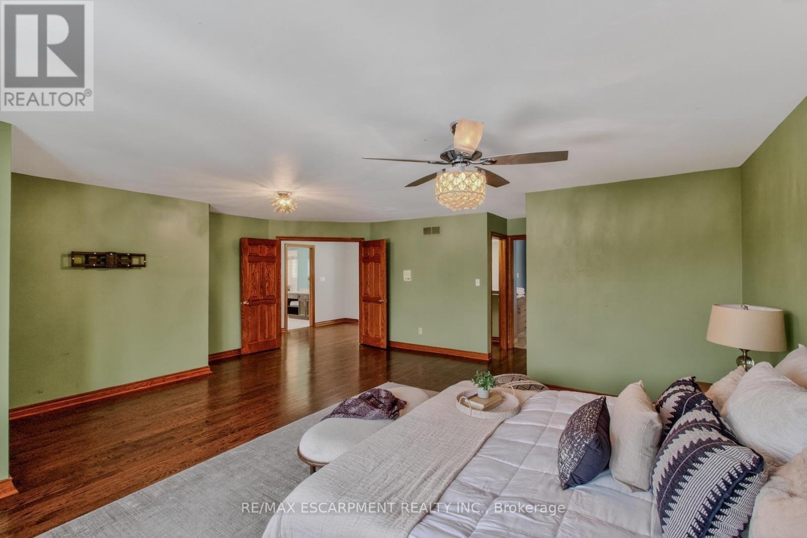 41 Candor Crescent, Hamilton, ON - Indoor Photo Showing Bedroom