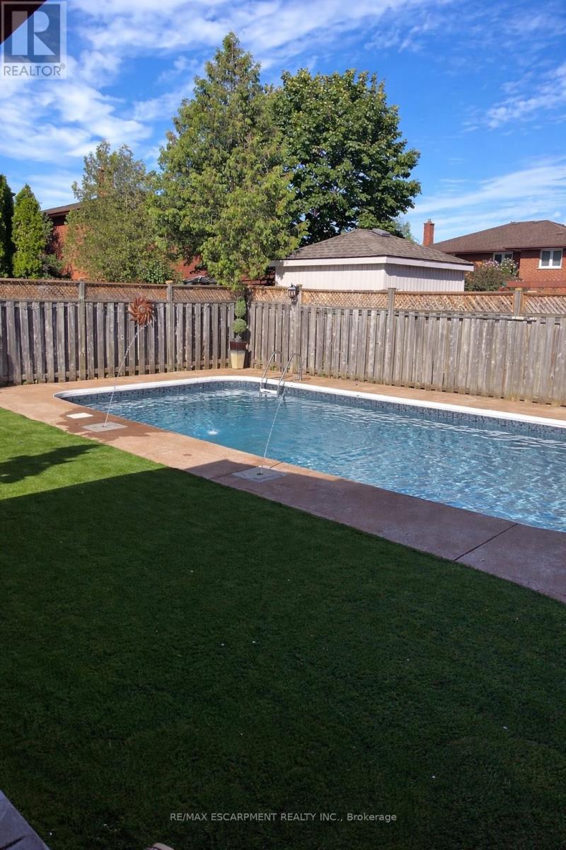 41 Candor Crescent, Hamilton, ON - Outdoor With In Ground Pool