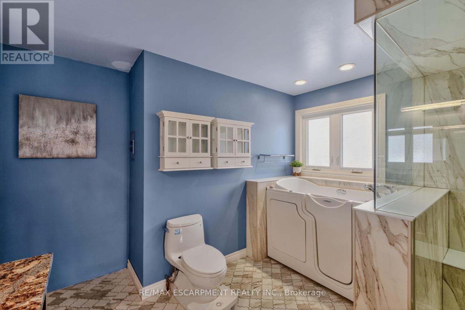 41 Candor Crescent, Hamilton, ON - Indoor Photo Showing Other Room