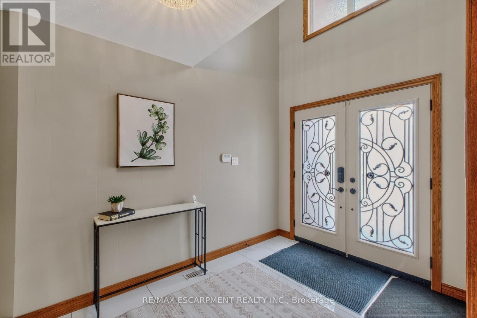 41 Candor Crescent, Hamilton, ON - Indoor Photo Showing Other Room