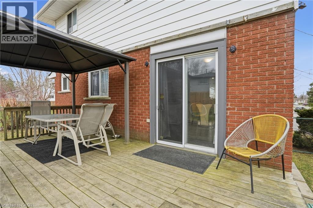 102 Dundee Drive, Caledonia, ON - Outdoor With Deck Patio Veranda With Exterior