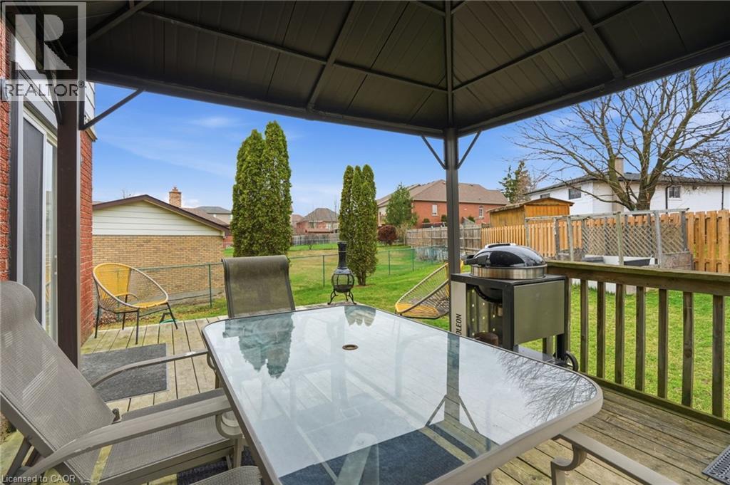 102 Dundee Drive, Caledonia, ON - Outdoor With Deck Patio Veranda With Exterior