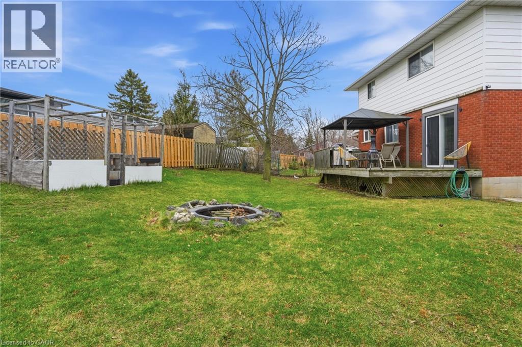 102 Dundee Drive, Caledonia, ON - Outdoor With Deck Patio Veranda
