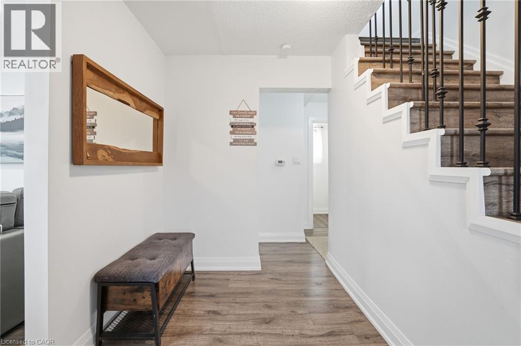 102 Dundee Drive, Caledonia, ON - Indoor Photo Showing Other Room
