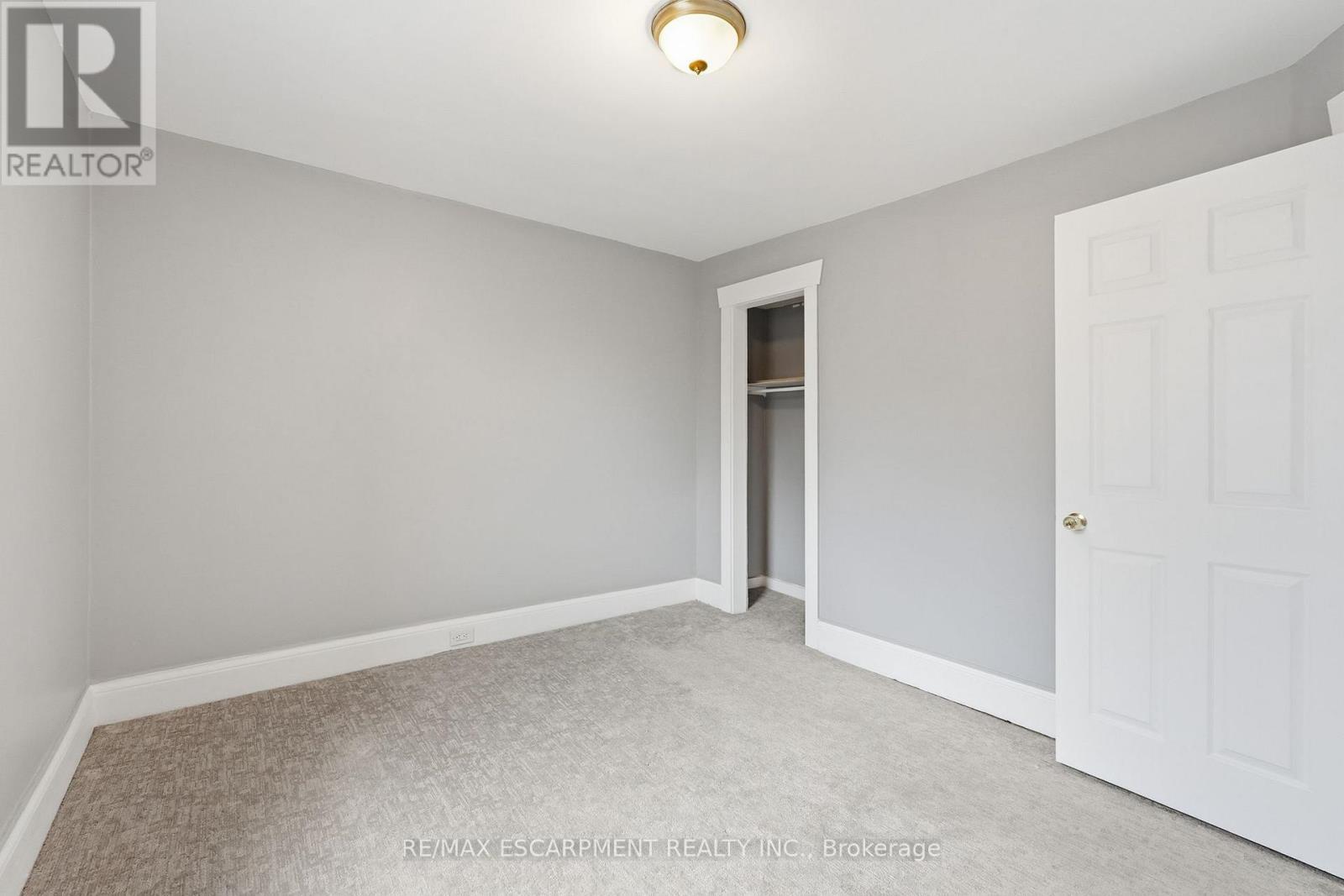 570 Cannon Street E, Hamilton, ON - Indoor Photo Showing Other Room