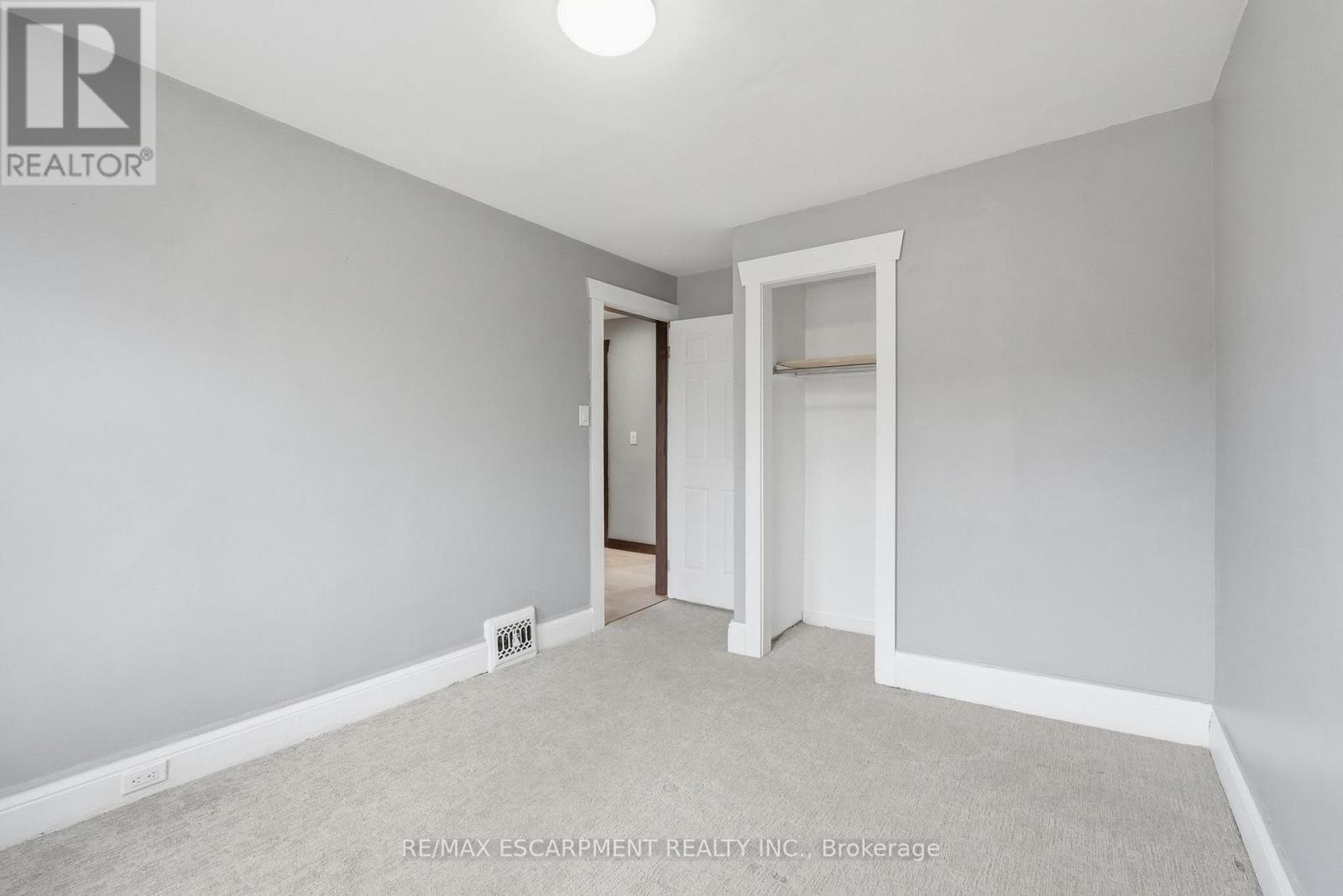 570 Cannon Street E, Hamilton, ON - Indoor Photo Showing Other Room