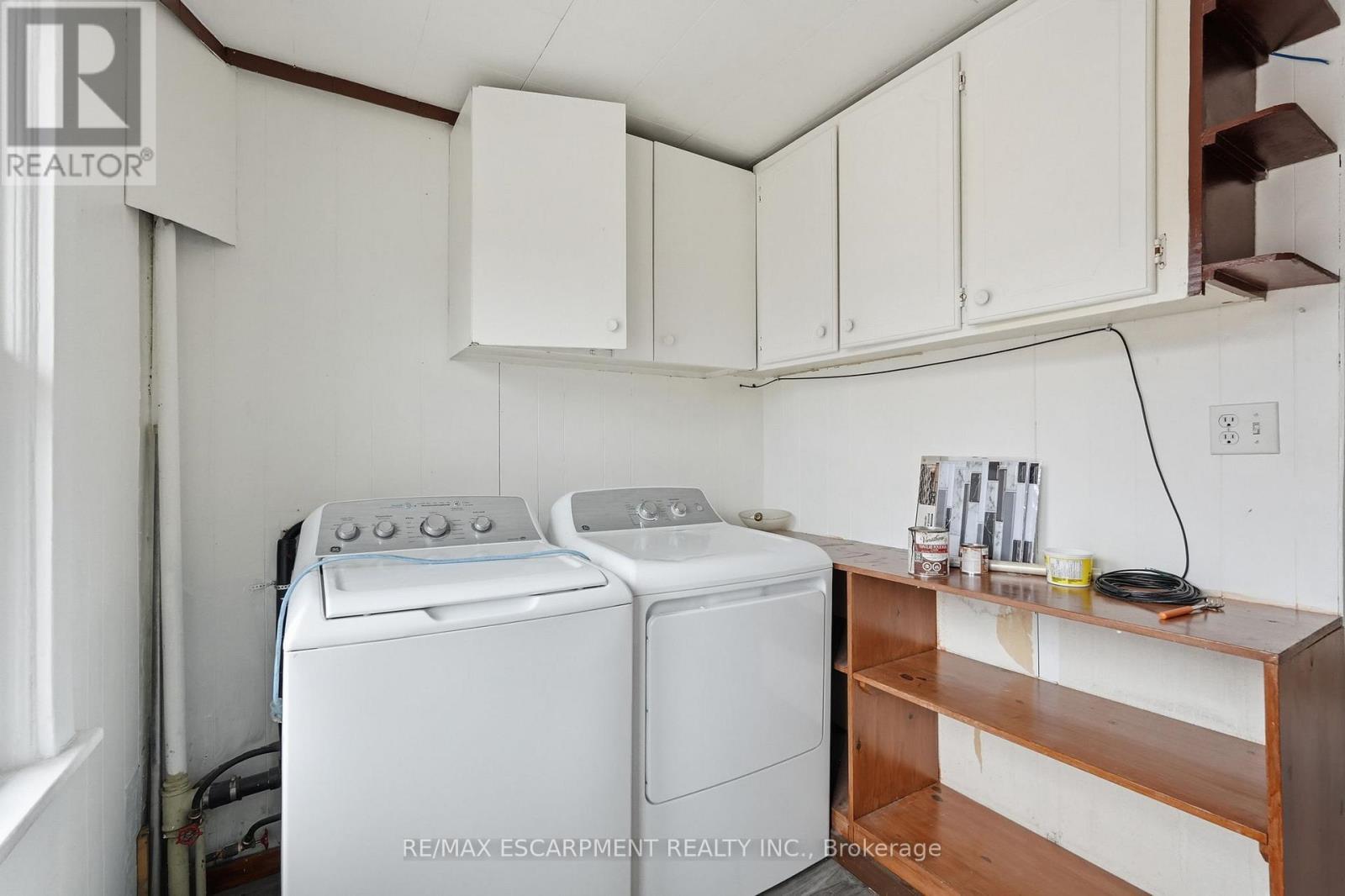 570 Cannon Street E, Hamilton, ON - Indoor Photo Showing Laundry Room