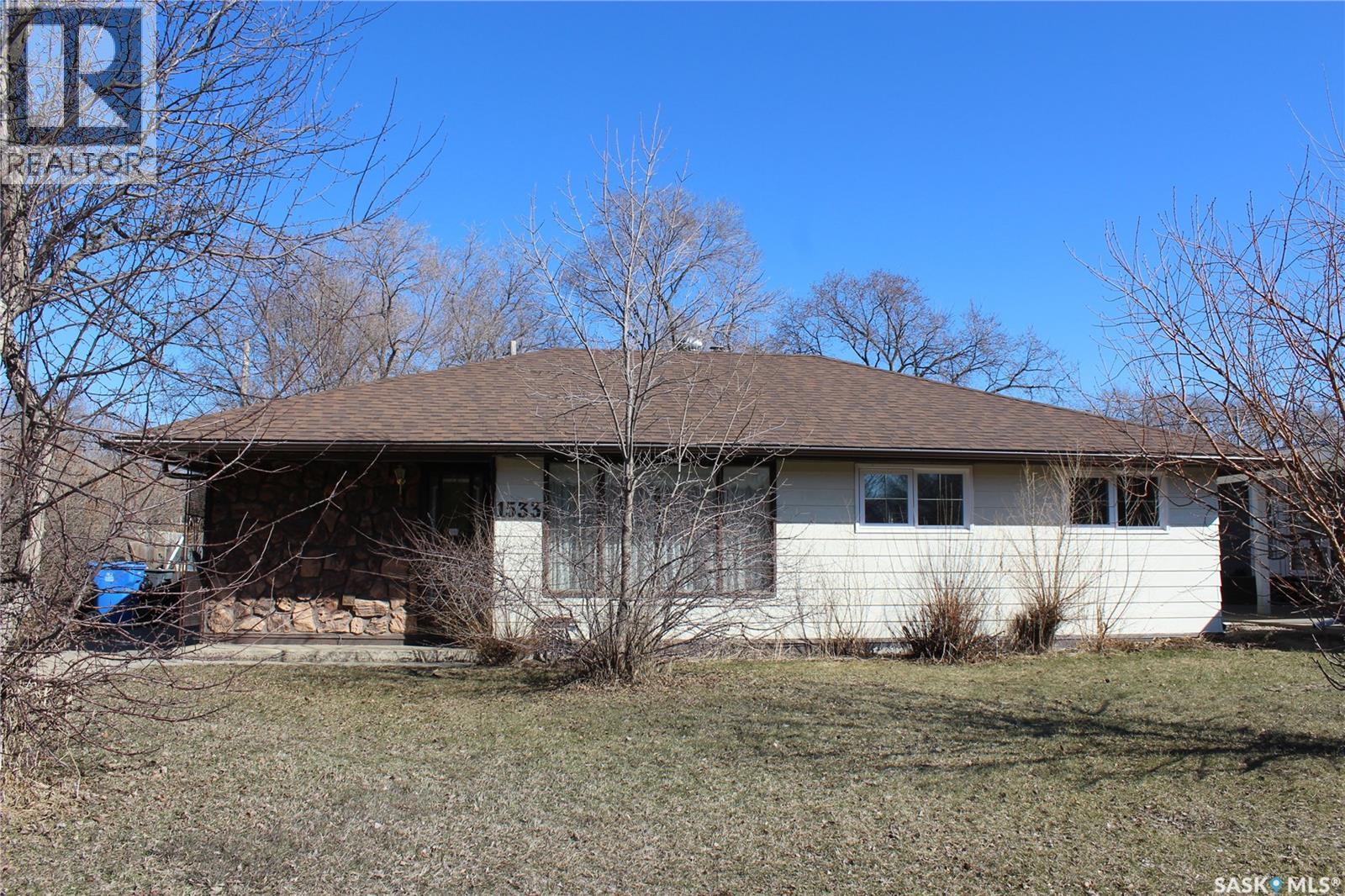 1533 Thorn Crescent, Estevan, SK - Outdoor