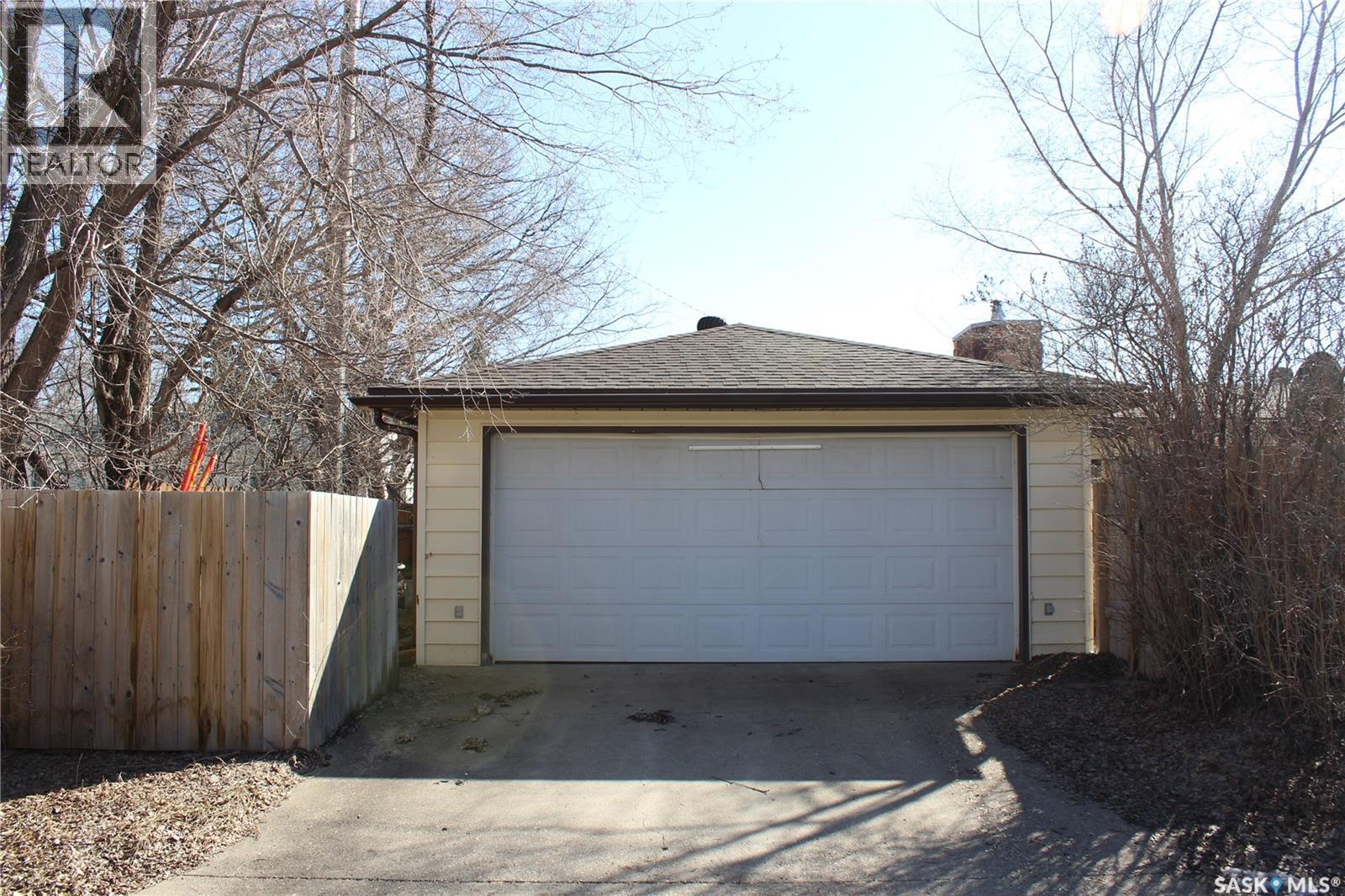 1533 Thorn Crescent, Estevan, SK - Outdoor
