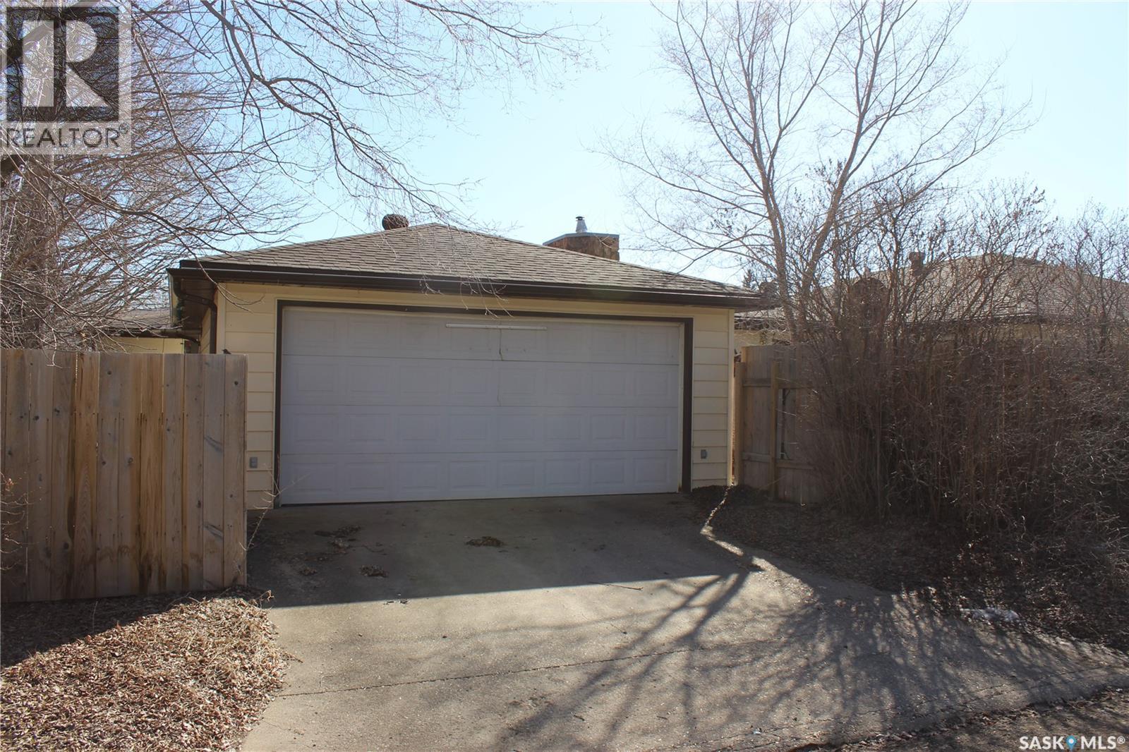 1533 Thorn Crescent, Estevan, SK - Outdoor
