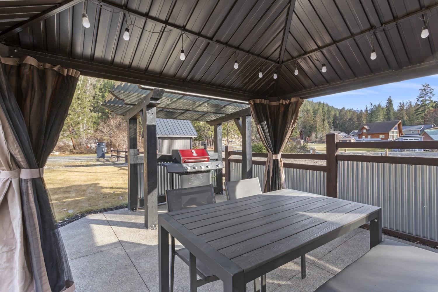 250 Laguna Crescent, Twin Bays, BC - Outdoor With Deck Patio Veranda With Exterior