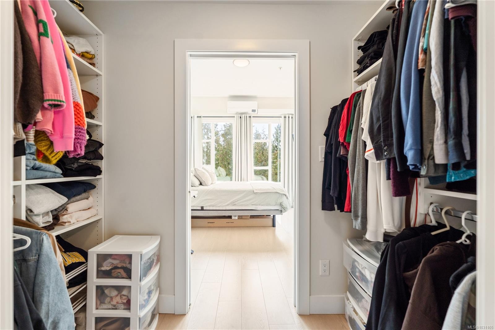 602-1450 Glentana Rd, View Royal, BC - Indoor With Storage
