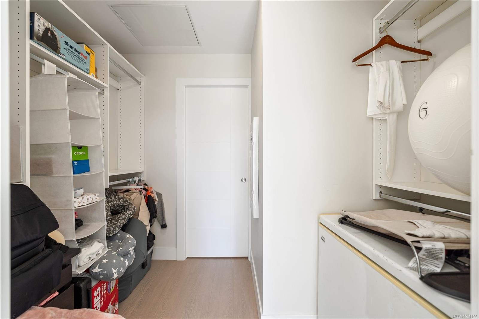 602-1450 Glentana Rd, View Royal, BC - Indoor