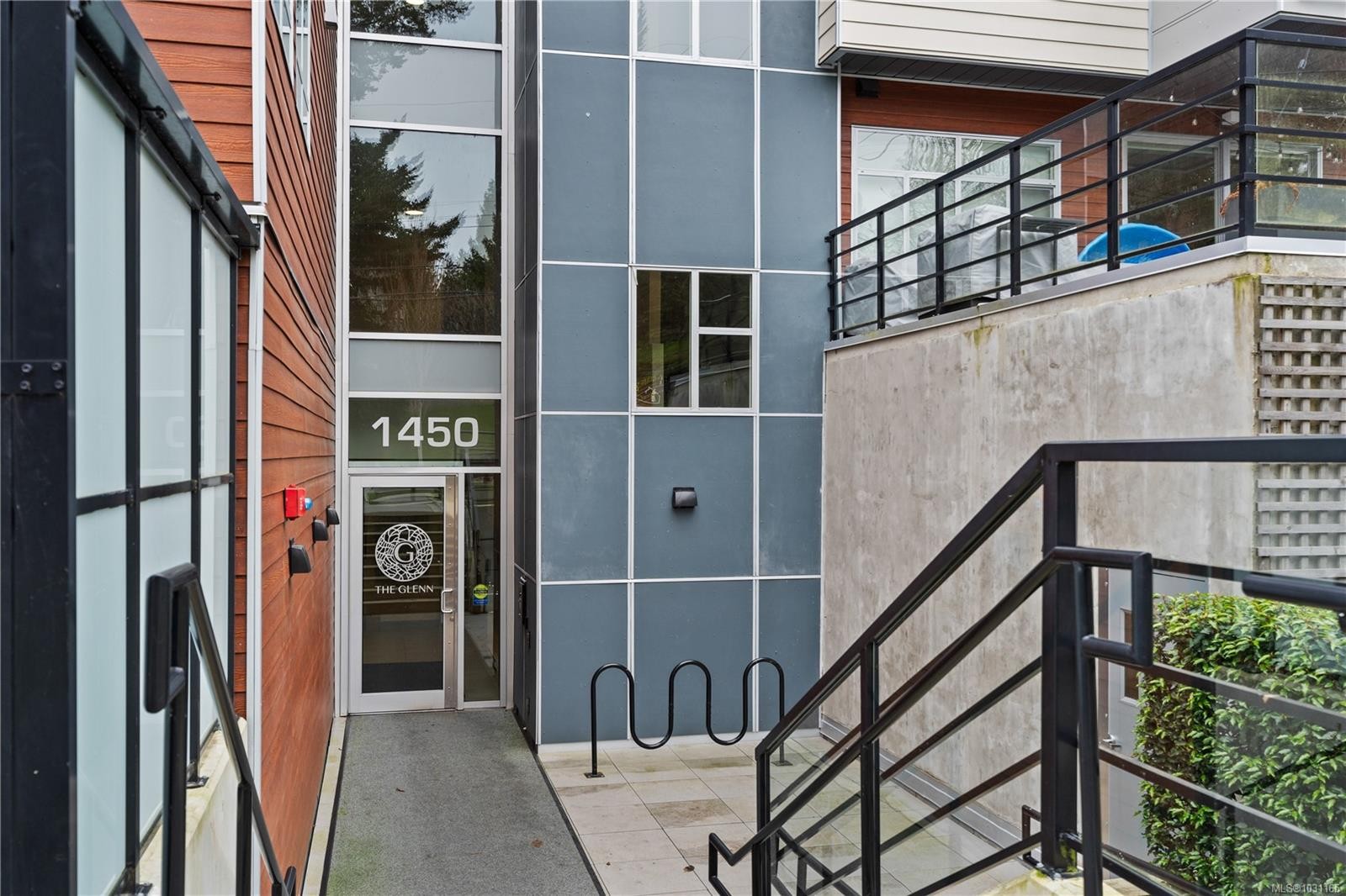 602-1450 Glentana Rd, View Royal, BC - Outdoor With Exterior