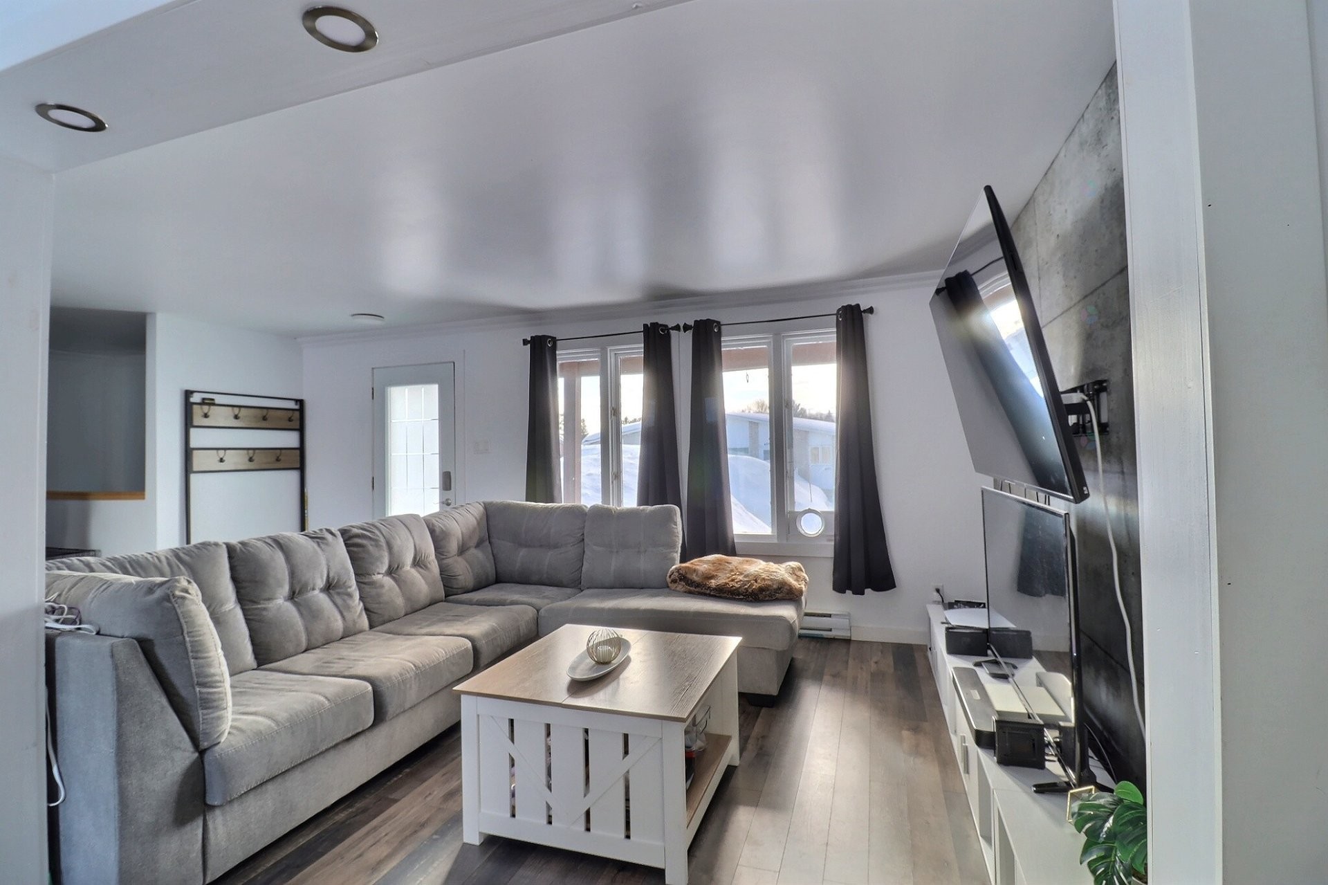 Salon - 488 Place Garon, Rouyn-Noranda, QC - Indoor Photo Showing Living Room