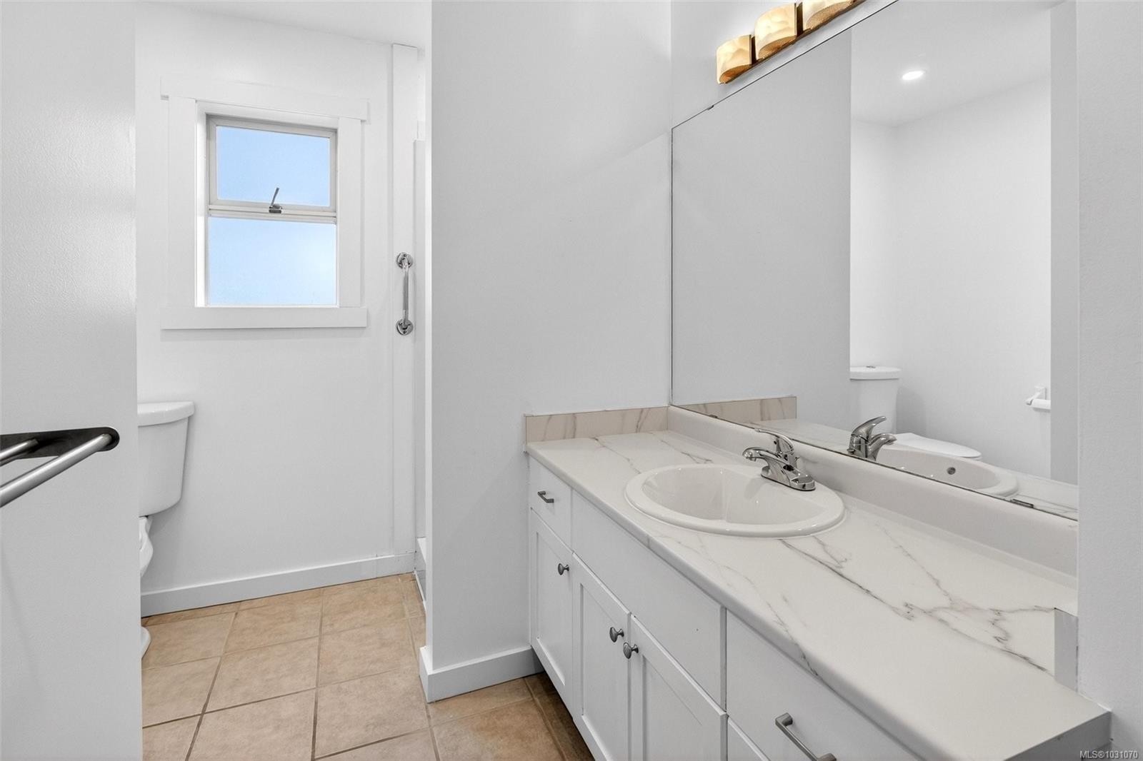 3990 Bow Rd, Saanich, BC