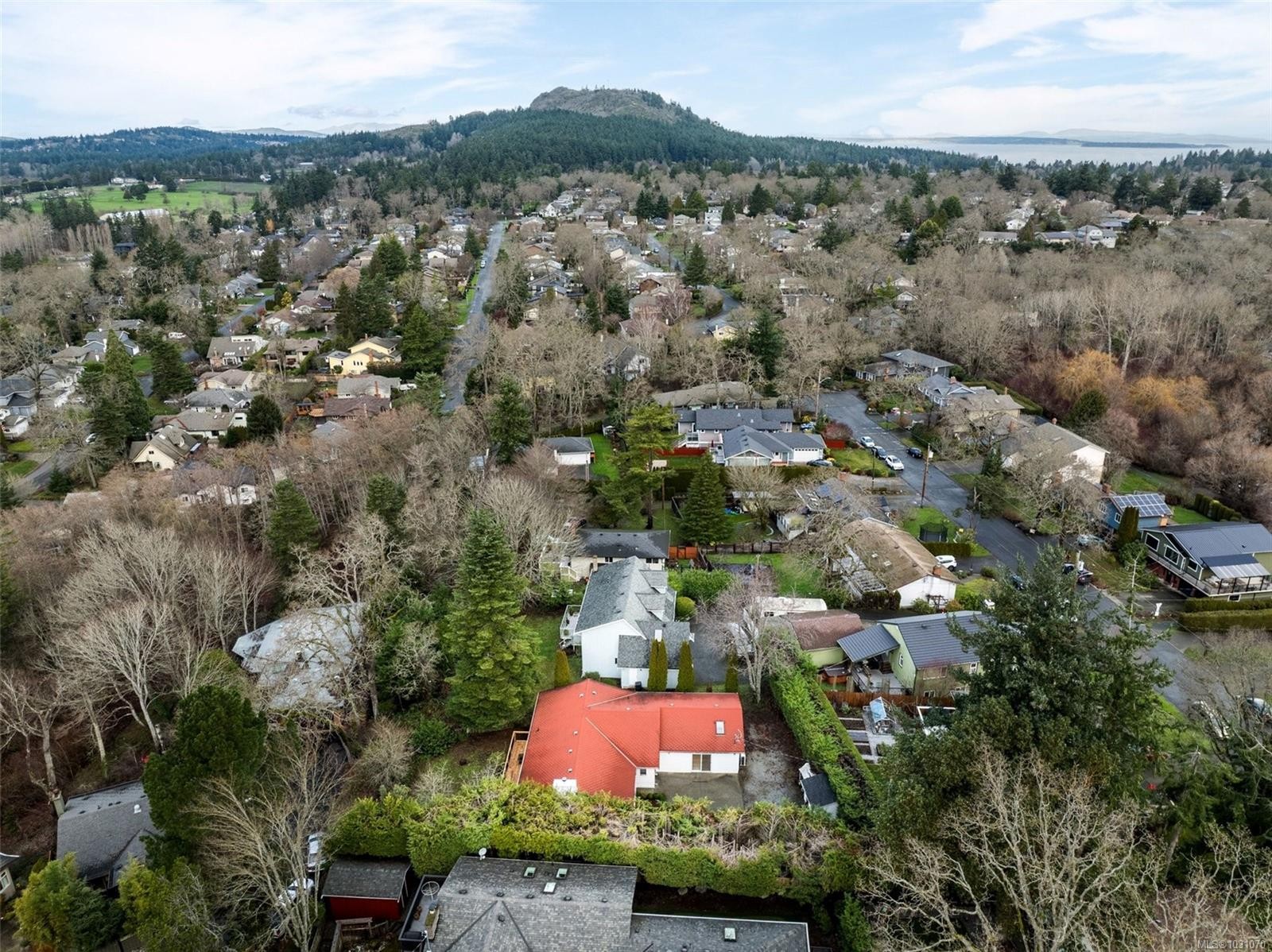 3990 Bow Rd, Saanich, BC