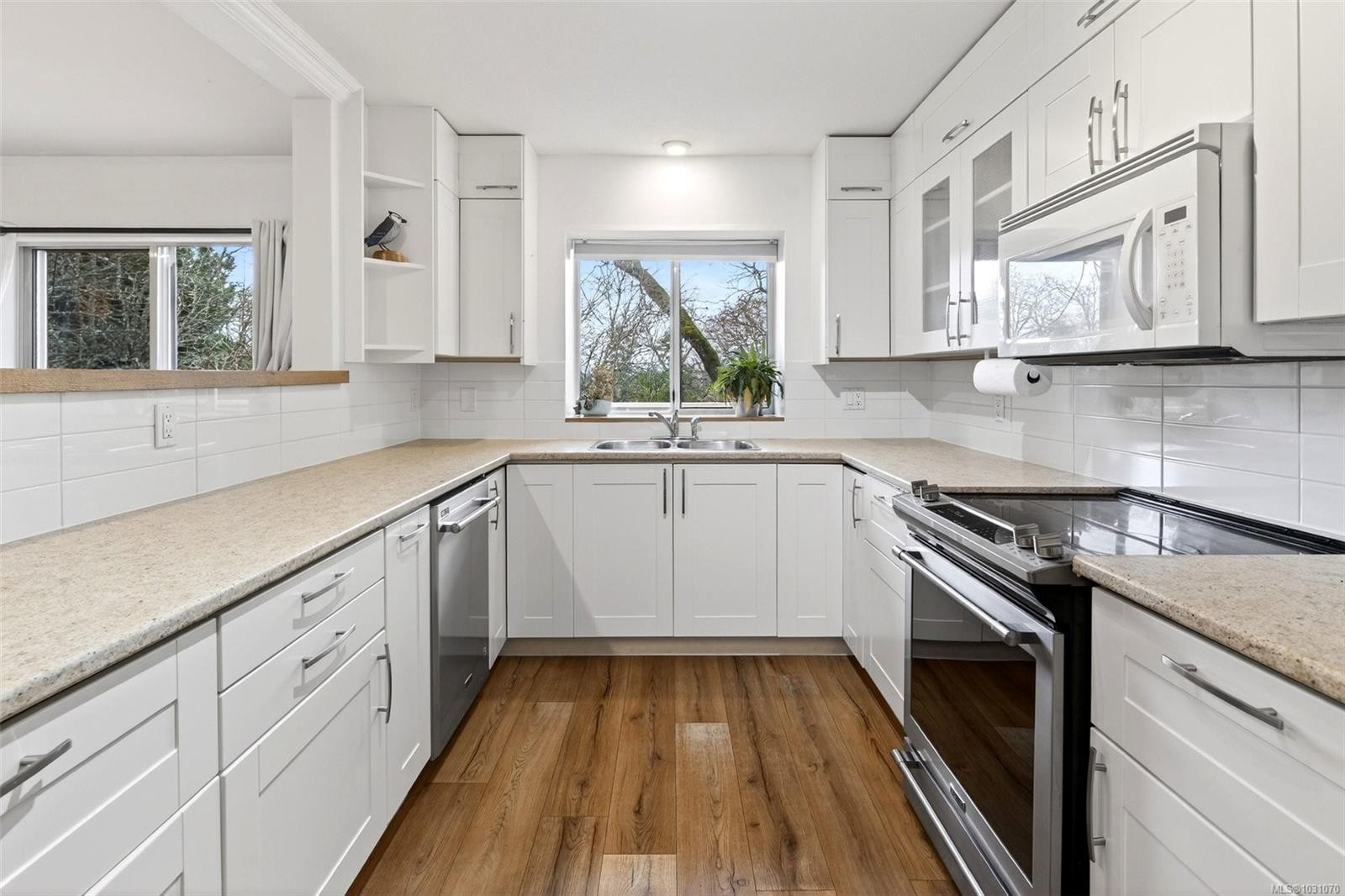 3990 Bow Rd, Saanich, BC