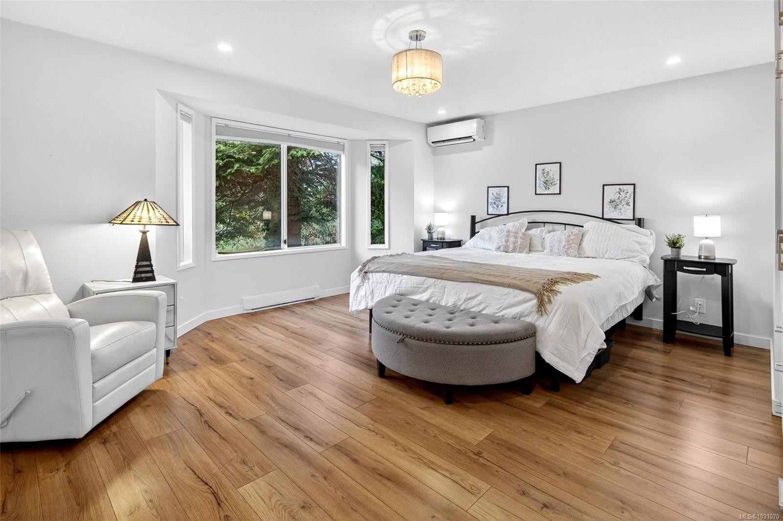 3990 Bow Rd, Saanich, BC