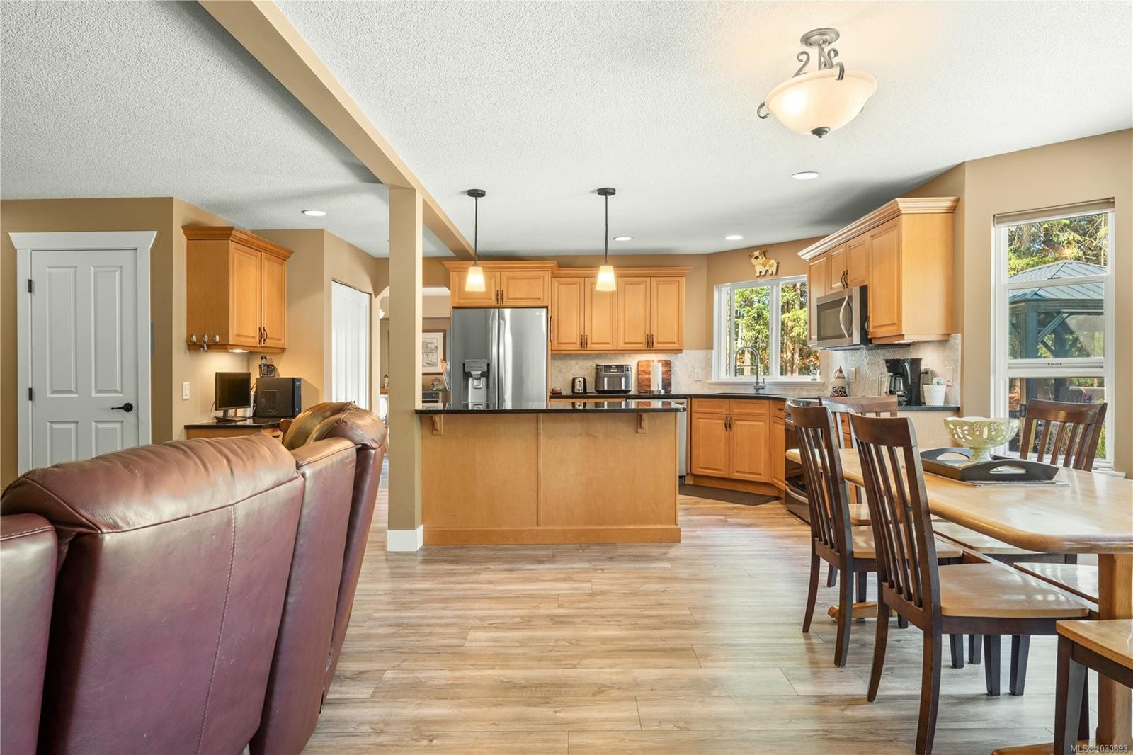 2100 Cedar Rd, Nanaimo, BC