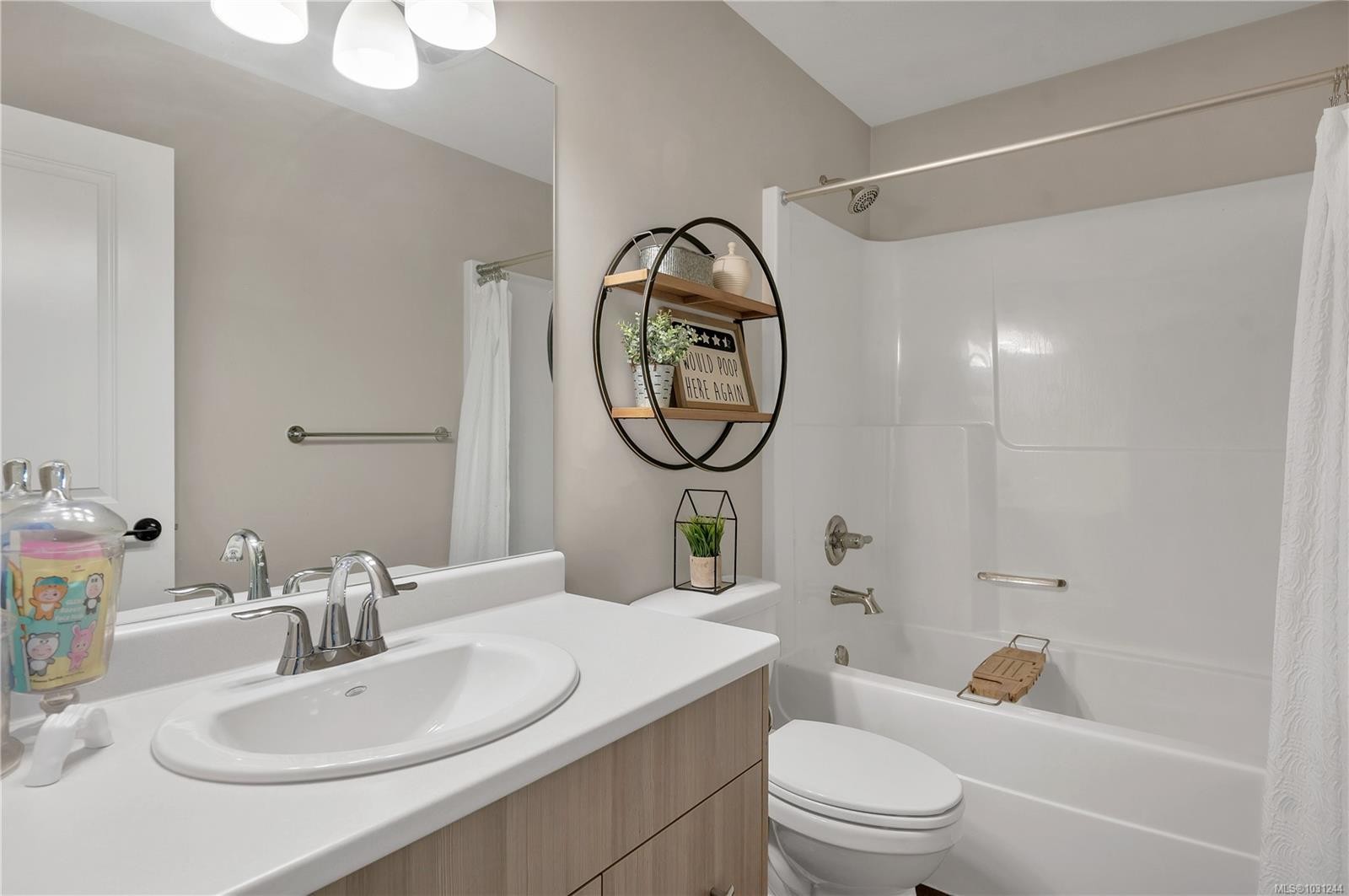 A-535 Petersen Rd, Campbell River, BC - Indoor Photo Showing Bathroom