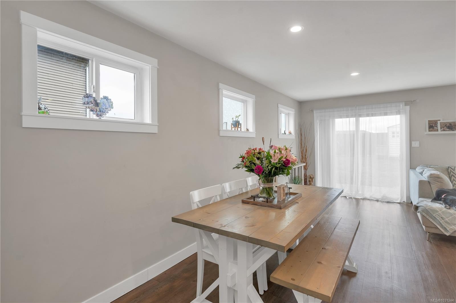 A-535 Petersen Rd, Campbell River, BC - Indoor Photo Showing Dining Room