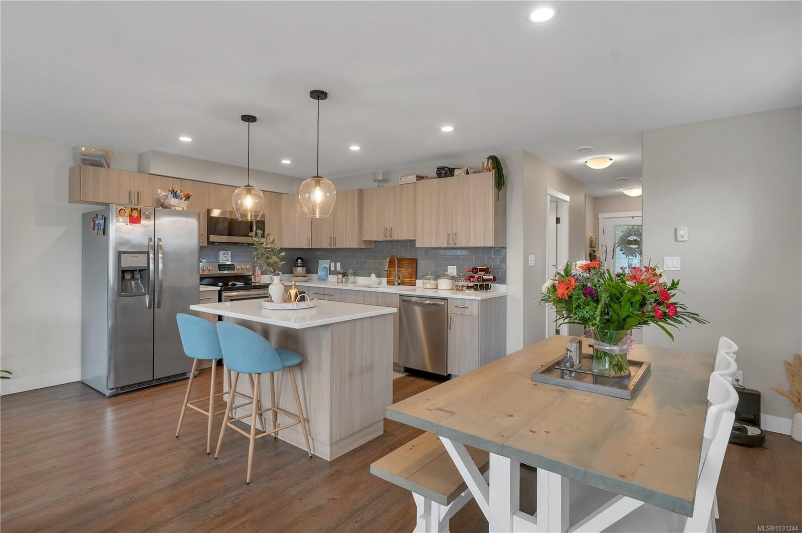 A-535 Petersen Rd, Campbell River, BC - Indoor