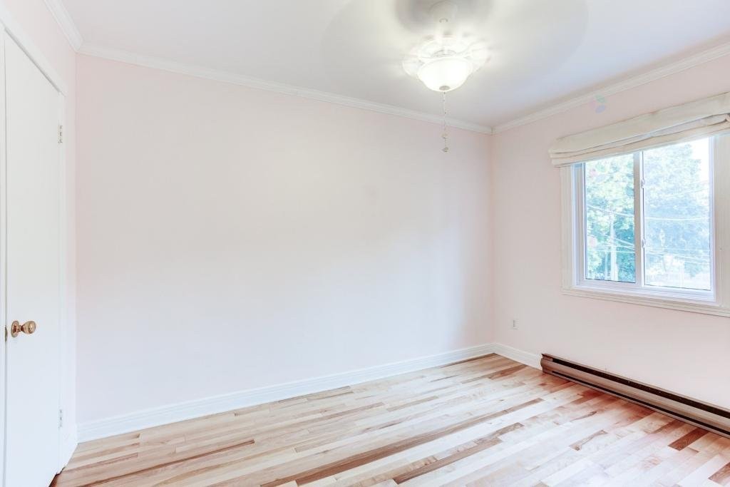 Chambre à coucher - 2672 Rue Raudot, Montréal (Le Sud-Ouest), QC - Indoor Photo Showing Other Room