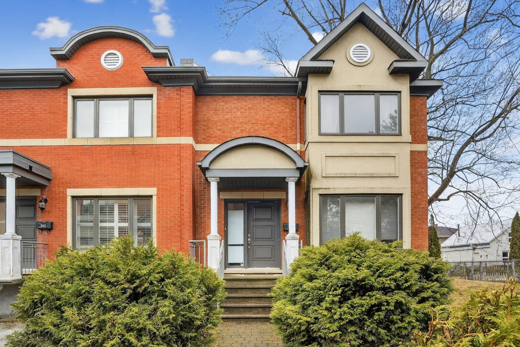 Façade - 34D Boul. Des Sources, Pointe-Claire, QC - Outdoor With Facade