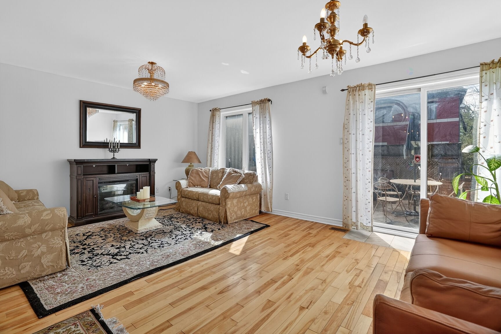 Salon - 34D Boul. Des Sources, Pointe-Claire, QC - Indoor Photo Showing Living Room