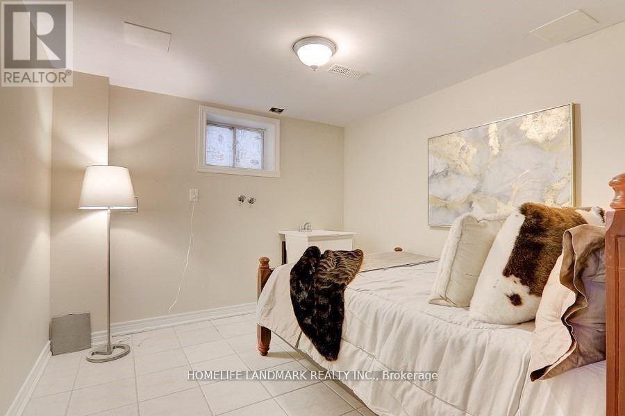 32 Windridge Drive, Markham, ON - Indoor Photo Showing Bedroom