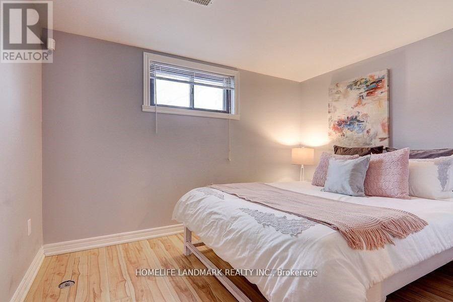 32 Windridge Drive, Markham, ON - Indoor Photo Showing Bedroom