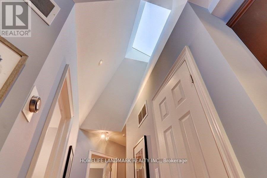 32 Windridge Drive, Markham, ON - Indoor Photo Showing Other Room