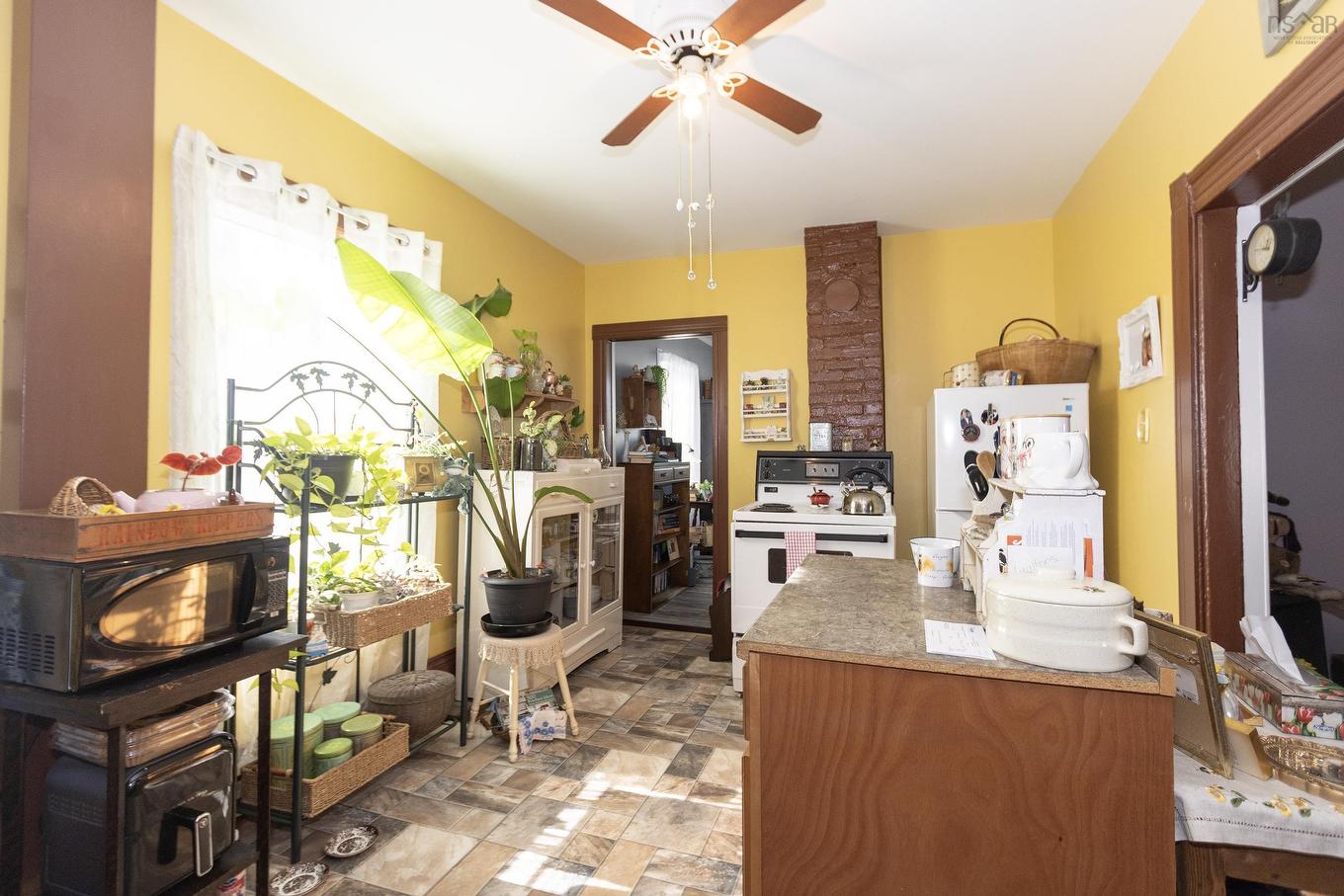 3 Crescent Avenue, Amherst, NS