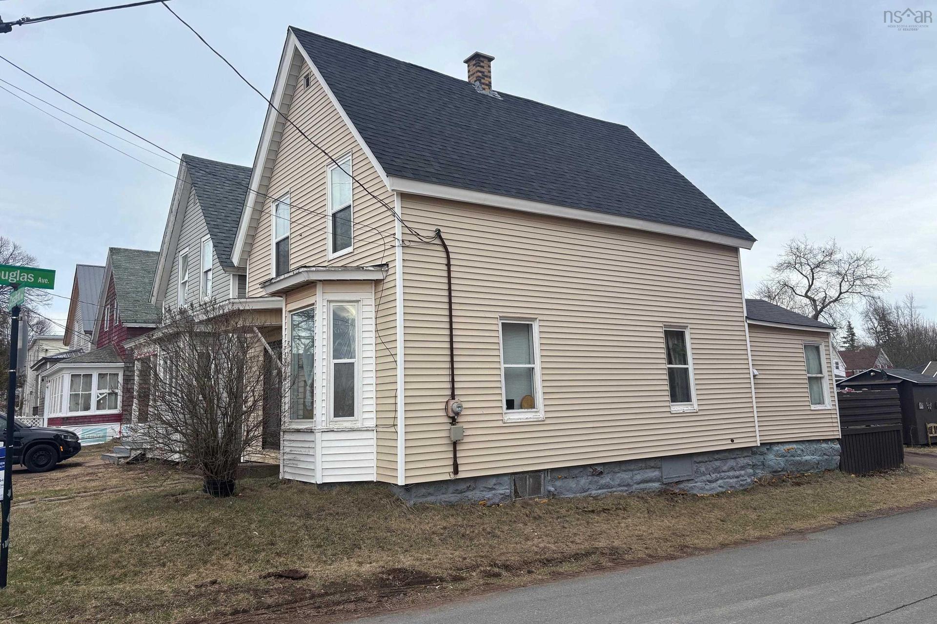 3 Crescent Avenue, Amherst, NS