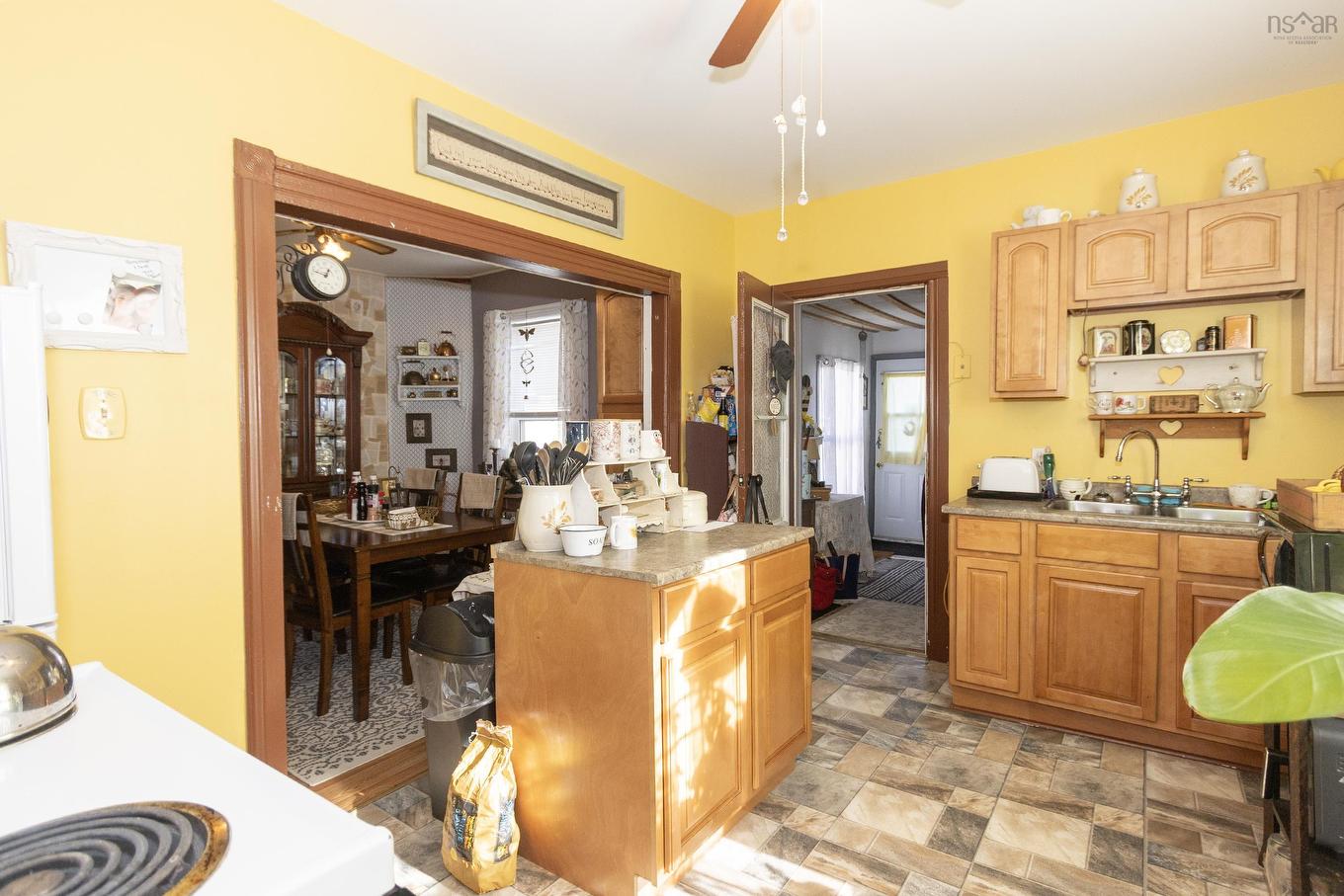 3 Crescent Avenue, Amherst, NS