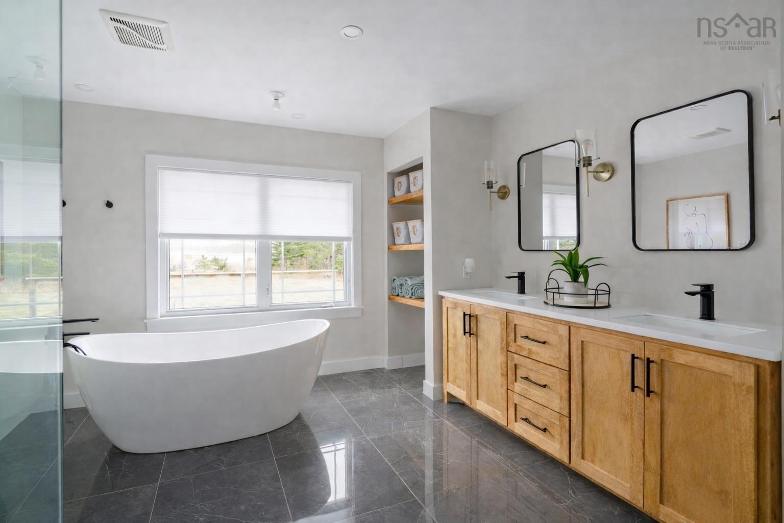 19 Long Point Road, Newellton, NS