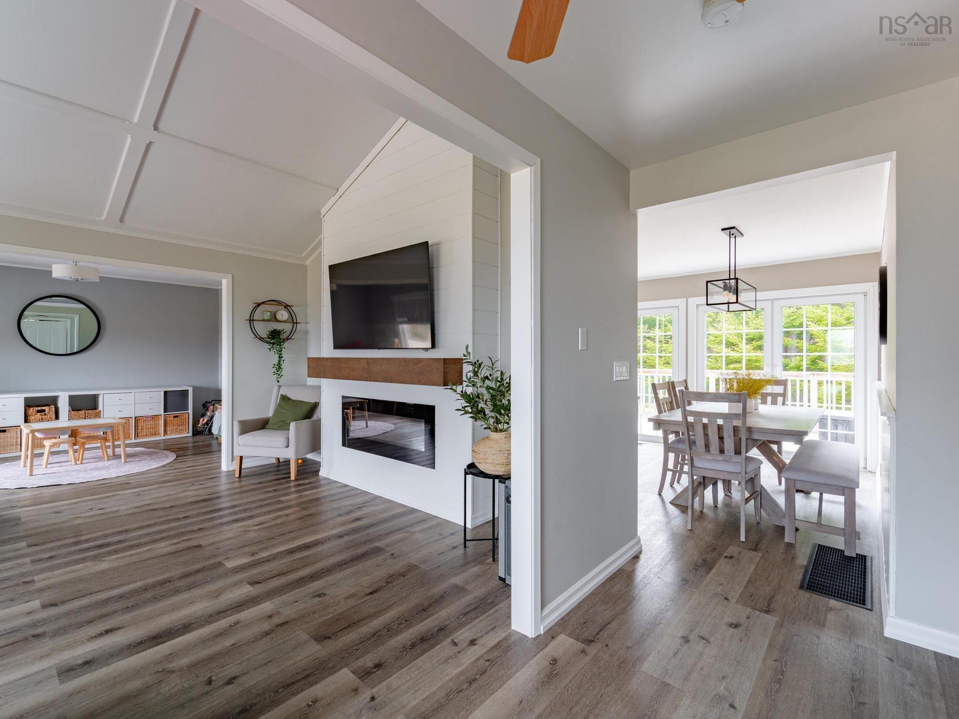 19 Long Point Road, Newellton, NS