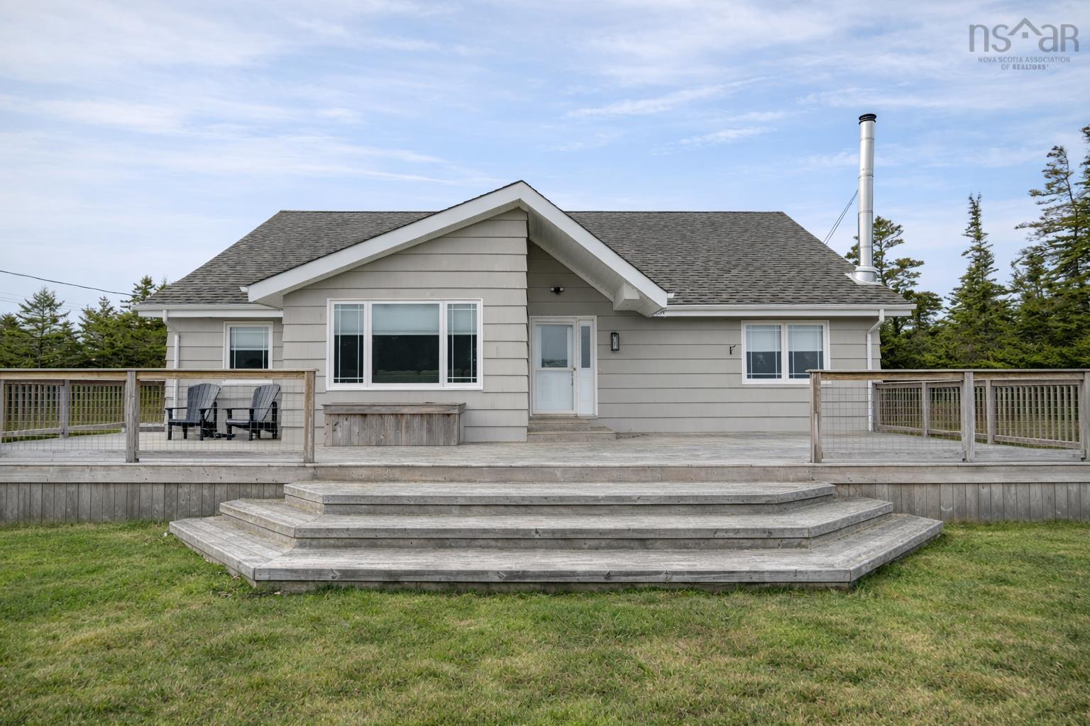 19 Long Point Road, Newellton, NS