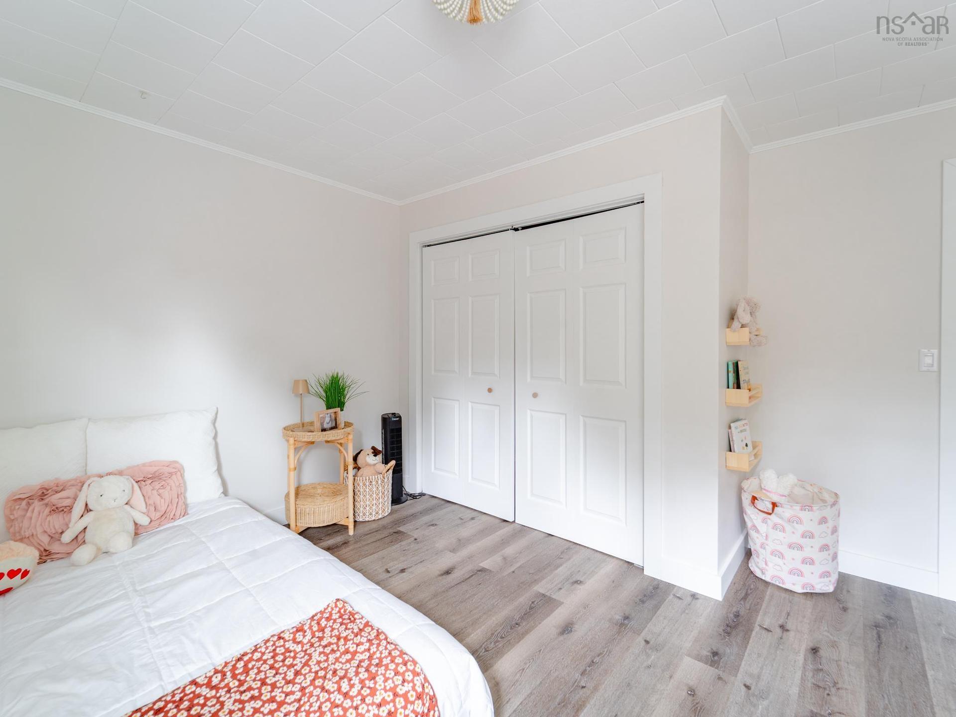 19 Long Point Road, Newellton, NS