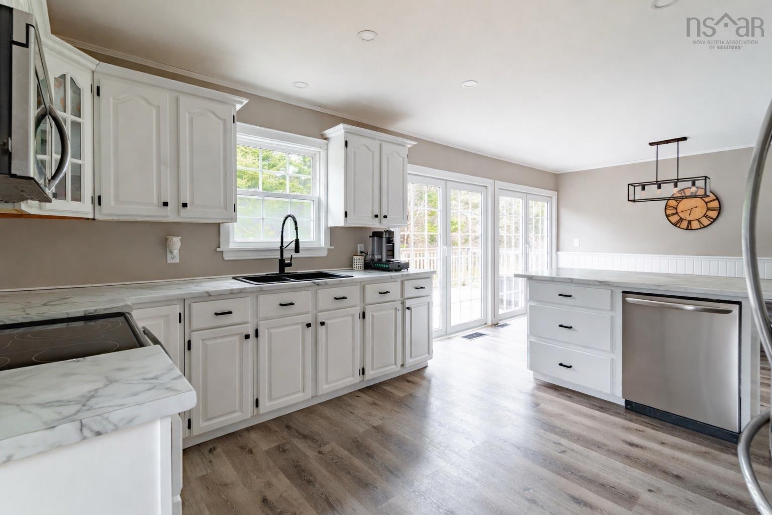19 Long Point Road, Newellton, NS