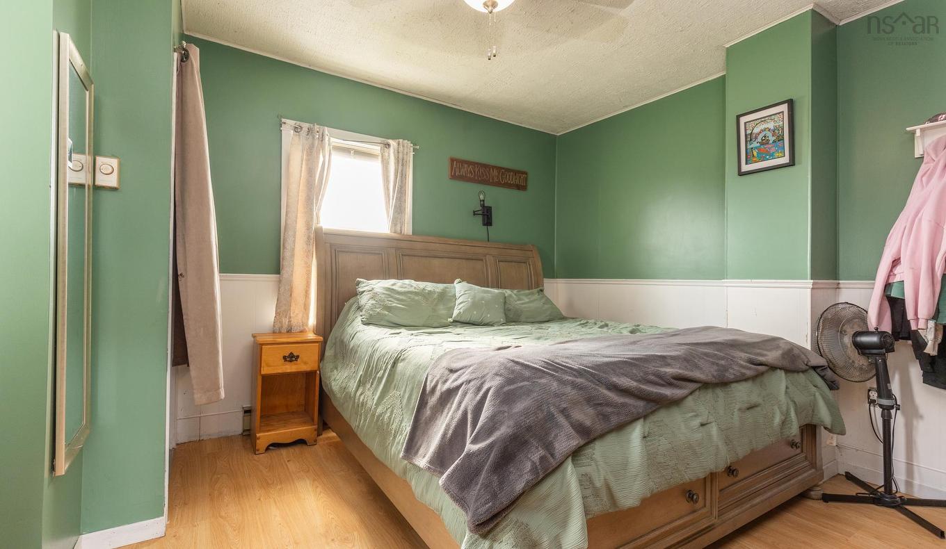 5347 Highway 1, Salmon River, NS