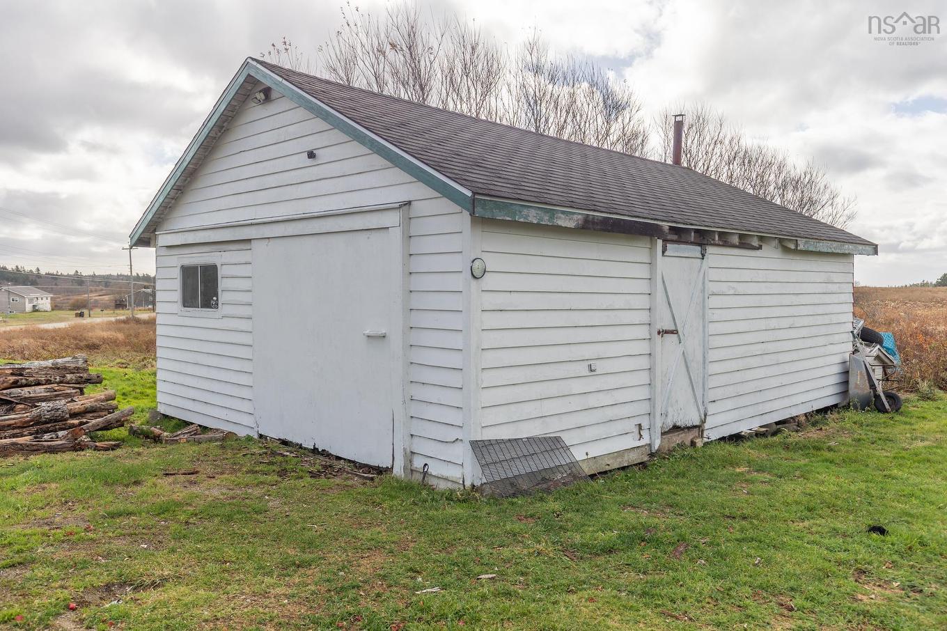 5347 Highway 1, Salmon River, NS
