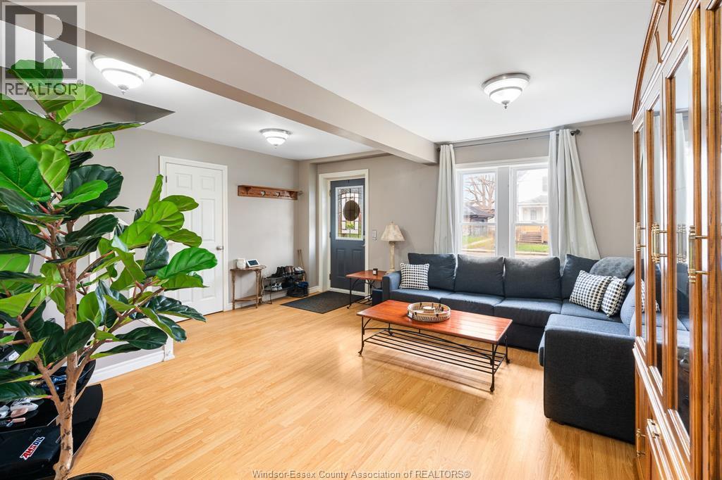 198 Raleigh, Chatham, ON - Indoor Photo Showing Living Room